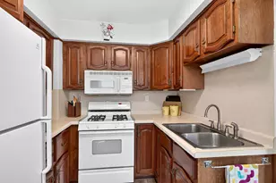 1363 Hewitt Ave, Saint Paul, MN 55104 - Photo 6