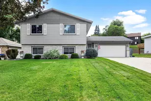 5213 Overlook Dr, Bloomington, MN 55437 - Photo 4