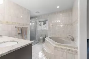 5213 Overlook Dr, Bloomington, MN 55437 - Photo 26