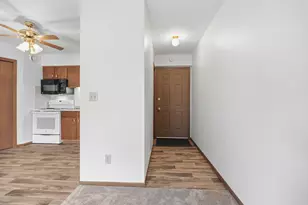 416 Sibley Ave S, Litchfield, MN 55355 - Photo 10