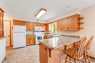 703 N Hokah St, Caledonia, MN 55921 - Photo 2