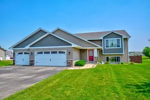 1004 Wyoming St, Roberts, WI 54023 - Photo 1