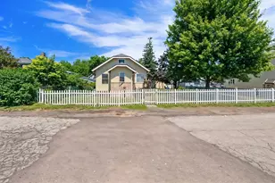 3209 Chestnut St, Duluth, MN 55806 - Photo 2