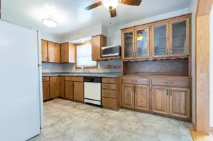 908 N 1st Ave, Fergus Falls, MN 56537 - Photo 12