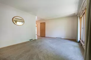 908 N 1st Ave, Fergus Falls, MN 56537 - Photo 8