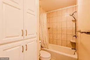 8824 N Maplebrook Ct, Brooklyn Park, MN 55445 - Photo 14