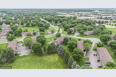 8824 N Maplebrook Court, Brooklyn Park, MN 55445 - Photo 32