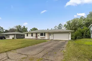 8508 Rich Ave S, Bloomington, MN 55437 - Photo 2