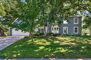 8906 138th Street Ct, Apple Valley, MN 55124 - Photo 2