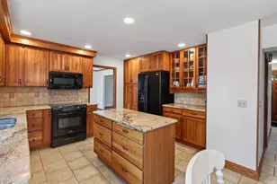 8906 138th Street Ct, Apple Valley, MN 55124 - Photo 4