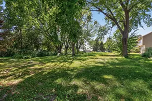 8906 138th Street Ct, Apple Valley, MN 55124 - Photo 30