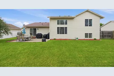 717 Heritage Lane, Belle Plaine, MN 56011 - Photo 2