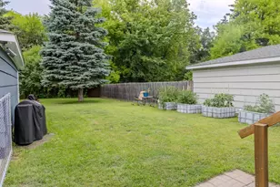 421 S 18th Street S, Moorhead, MN 56560 - Photo 10