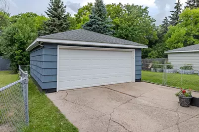421 S 18th Street S, Moorhead, MN 56560 - Photo 6