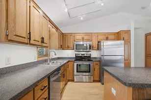 1222 Fallbrook Ln, Woodbury, MN 55125 - Photo 18