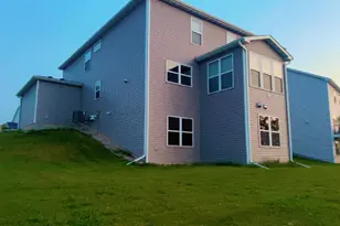 9876 Ambrose Rd, Woodbury, MN 55129 - Photo 10