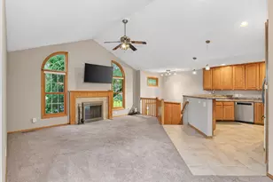 11295 50th Pl N, Plymouth, MN 55442 - Photo 4