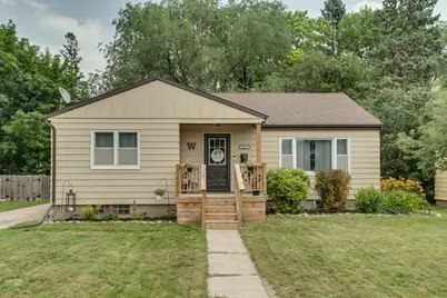 424 15th Street S, Moorhead, MN 56560 - Photo 1