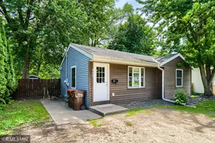 911 5th St W, Hastings, MN 55033 - Photo 2