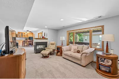 4283 Hillview Lane, Vadnais Heights, MN 55127 - Photo 38