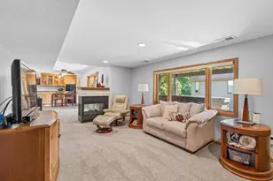 4283 Hillview Ln, Vadnais Heights, MN 55127 - Photo 38