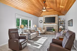 4283 Hillview Ln, Vadnais Heights, MN 55127 - Photo 8