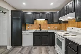 10540 43rd Ave N, Plymouth, MN 55442 - Photo 14