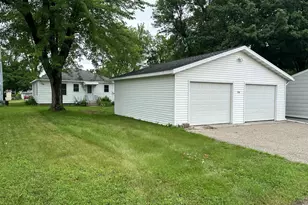 319 Langford St, Detroit Lakes, MN 56501 - Photo 2