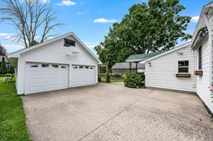418 Forest St, Fairmont, MN 56031 - Photo 2