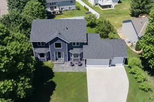 247 Pendryn Hill Cir, Woodbury, MN 55125 - Photo 4