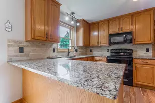 247 Pendryn Hill Cir, Woodbury, MN 55125 - Photo 78