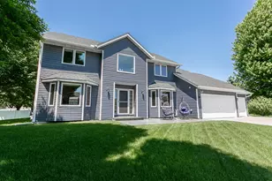 247 Pendryn Hill Cir, Woodbury, MN 55125 - Photo 2