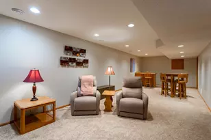 247 Pendryn Hill Cir, Woodbury, MN 55125 - Photo 60