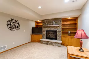 247 Pendryn Hill Cir, Woodbury, MN 55125 - Photo 58