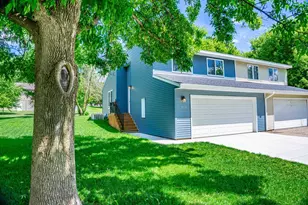 1035 Fox Run Rd, Waconia, MN 55387 - Photo 2