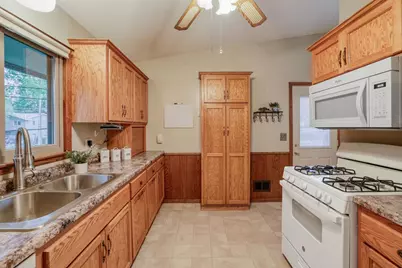 1800 Pine Street, Hastings, MN 55033 - Photo 4