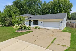 301 Walnut Ln, Apple Valley, MN 55124 - Photo 48