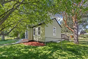621 White Bear Ave N, Saint Paul, MN 55106 - Photo 2
