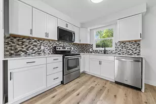 621 White Bear Ave N, Saint Paul, MN 55106 - Photo 8