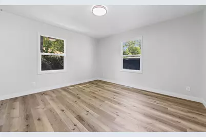 621 White Bear Avenue N, Saint Paul, MN 55106 - Photo 22
