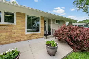 47 Skyline Dr, Mankato, MN 56001 - Photo 6