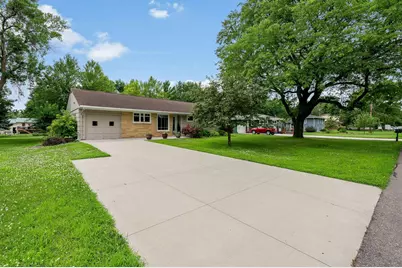 47 Skyline Drive, Mankato, MN 56001 - Photo 2