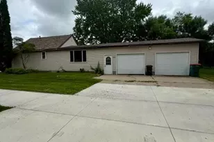 306 SW Brown St, Verndale, MN 56481 - Photo 2