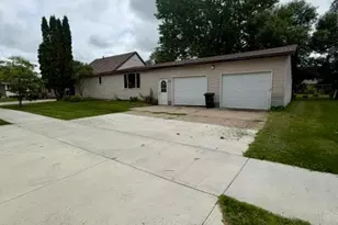 306 SW Brown St, Verndale, MN 56481 - Photo 2