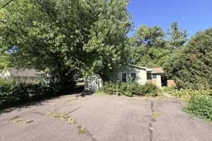 168 Peninsula Rd, Medicine Lake, MN 55441 - Photo 8