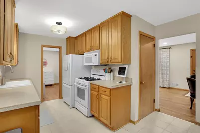 9807 Cedar Lake Road, Minnetonka, MN 55305 - Photo 6