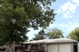 598 Prospect Ave, Windom, MN 56101 - Photo 1