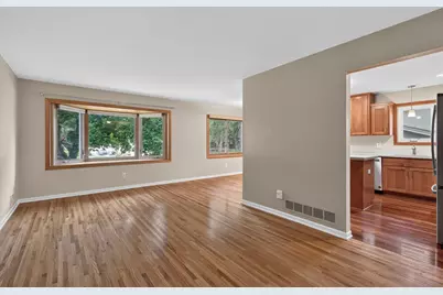 5570 Schutta Road, Shoreview, MN 55126 - Photo 4