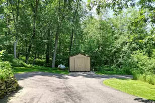 E865 Woodridge Dr, Eau Claire, WI 54701 - Photo 4