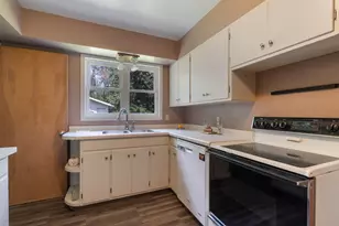 4527 Dodge St, Duluth, MN 55804 - Photo 10